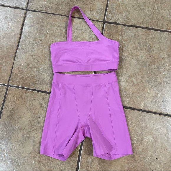 Le Ore | Sorelle One Shoulder Bra + Biker Shorts Size: XS/S - Picture 2 of 5